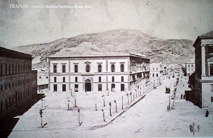 Vecchia Trapani 345 - Trapani - Corso G B Fardella e Monte Erice.jpg